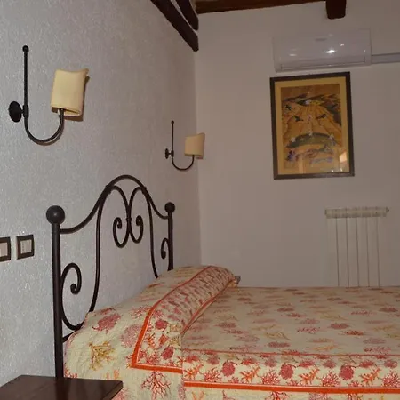 Residenza San Jacopo ゲストハウス スペッロ